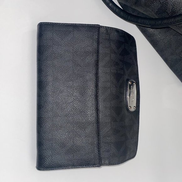 MICHAEL KORS Signature Logo with Wallet - Picture 11 of 13